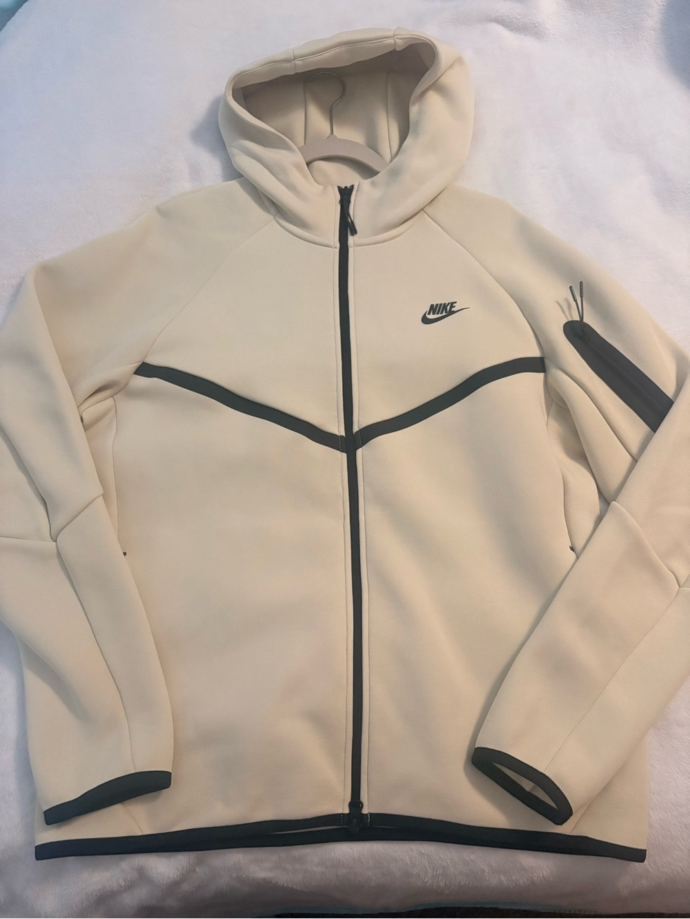 Nike Tech Fleece Full Zip Cream Hooded Jacket - Never Worn